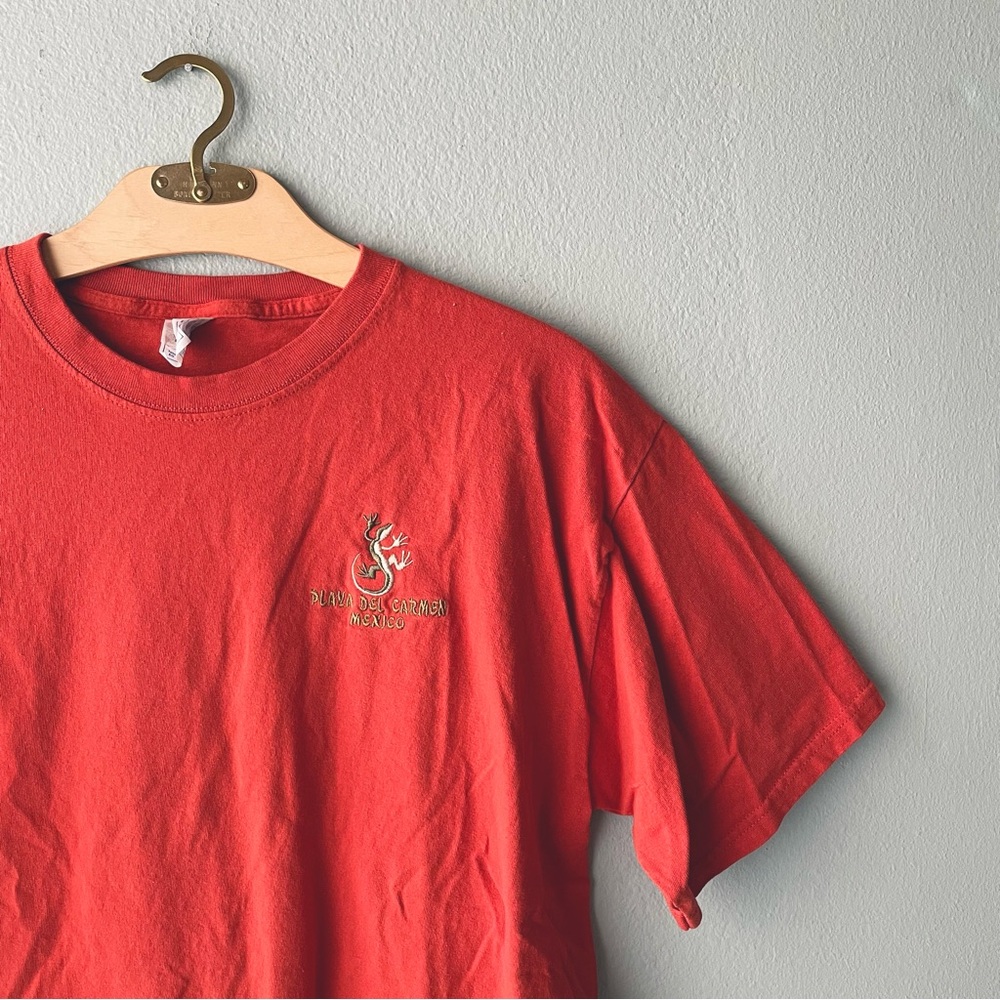 ♦️5/$15♦️ Yazbek | Playa Del Carmen Mexico Orange Lizard Tee